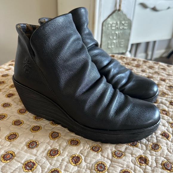 Fly London Yip Zipped Black Leather Wedge Boots Size 39 is 8-8.5 this brand - Picture 1 of 10